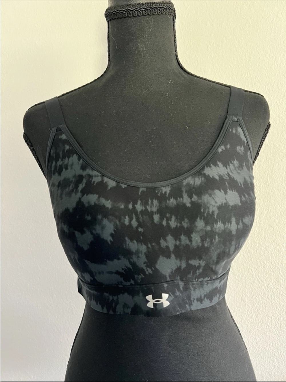 Under Armour Black Patterned Fitted Sports Bra